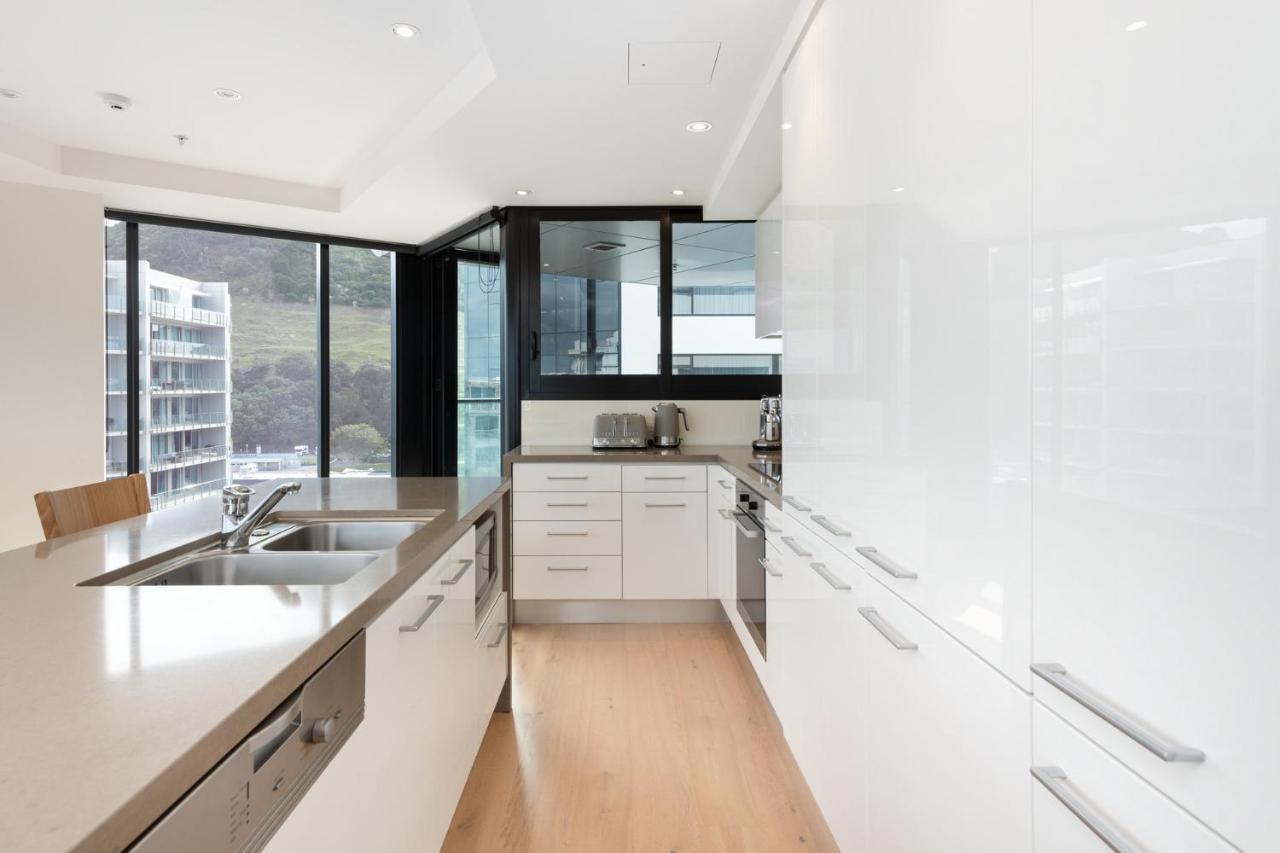 Superb Elevated Views Of Harbour With Heated Pool, Gym & Parking Apartment Mount Maunganui Ngoại thất bức ảnh