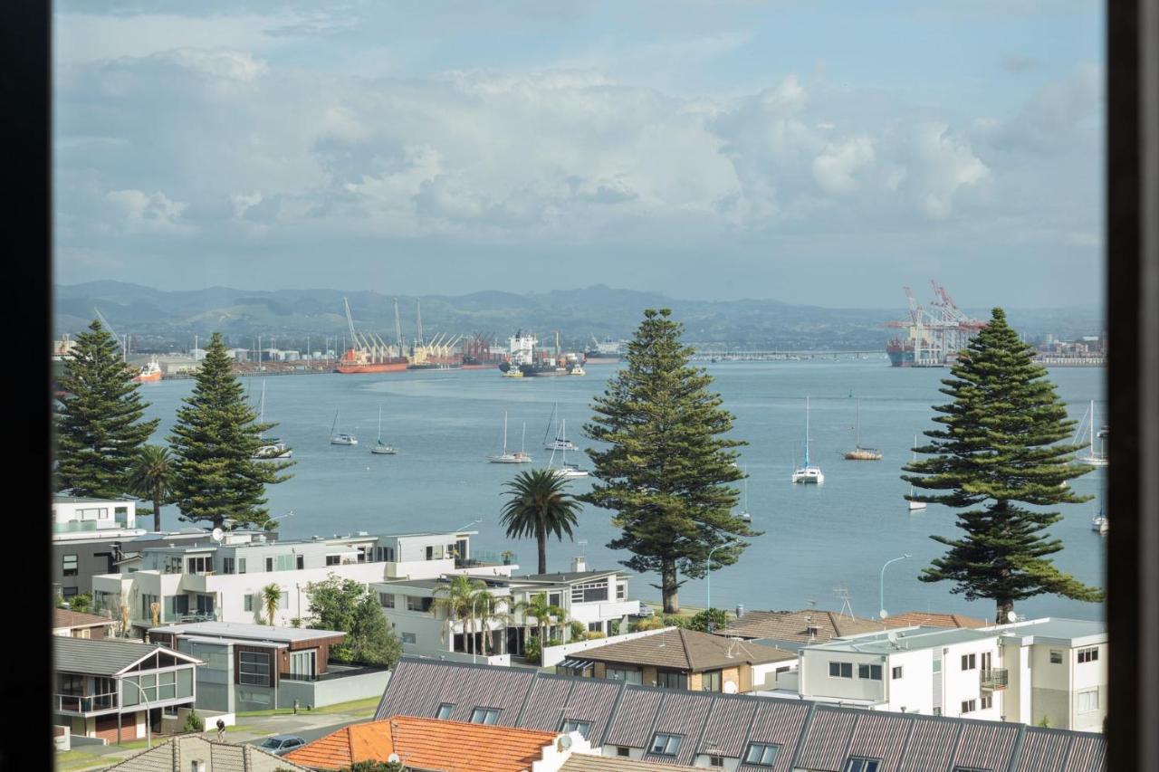 Superb Elevated Views Of Harbour With Heated Pool, Gym & Parking Apartment Mount Maunganui Ngoại thất bức ảnh