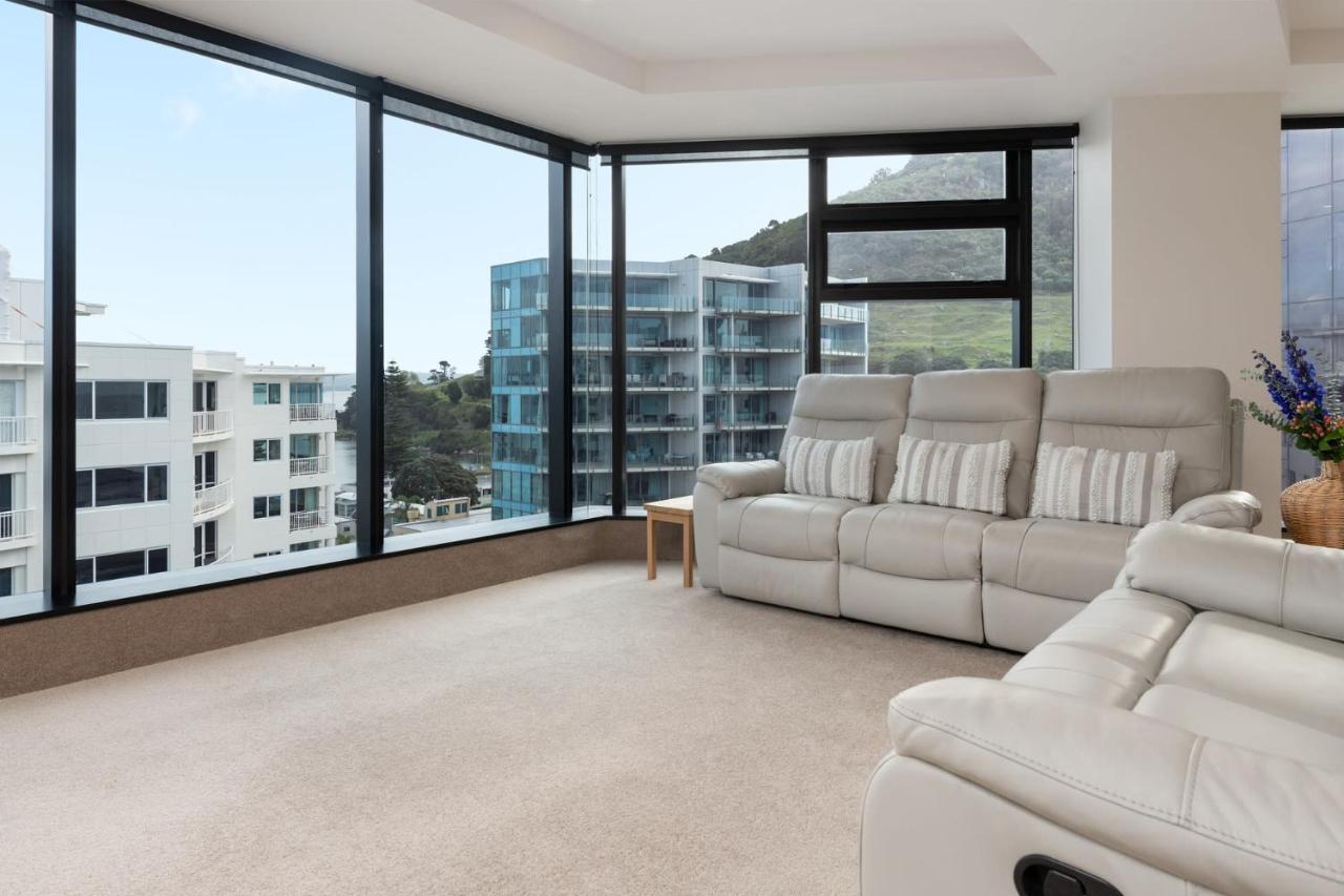 Superb Elevated Views Of Harbour With Heated Pool, Gym & Parking Apartment Mount Maunganui Ngoại thất bức ảnh