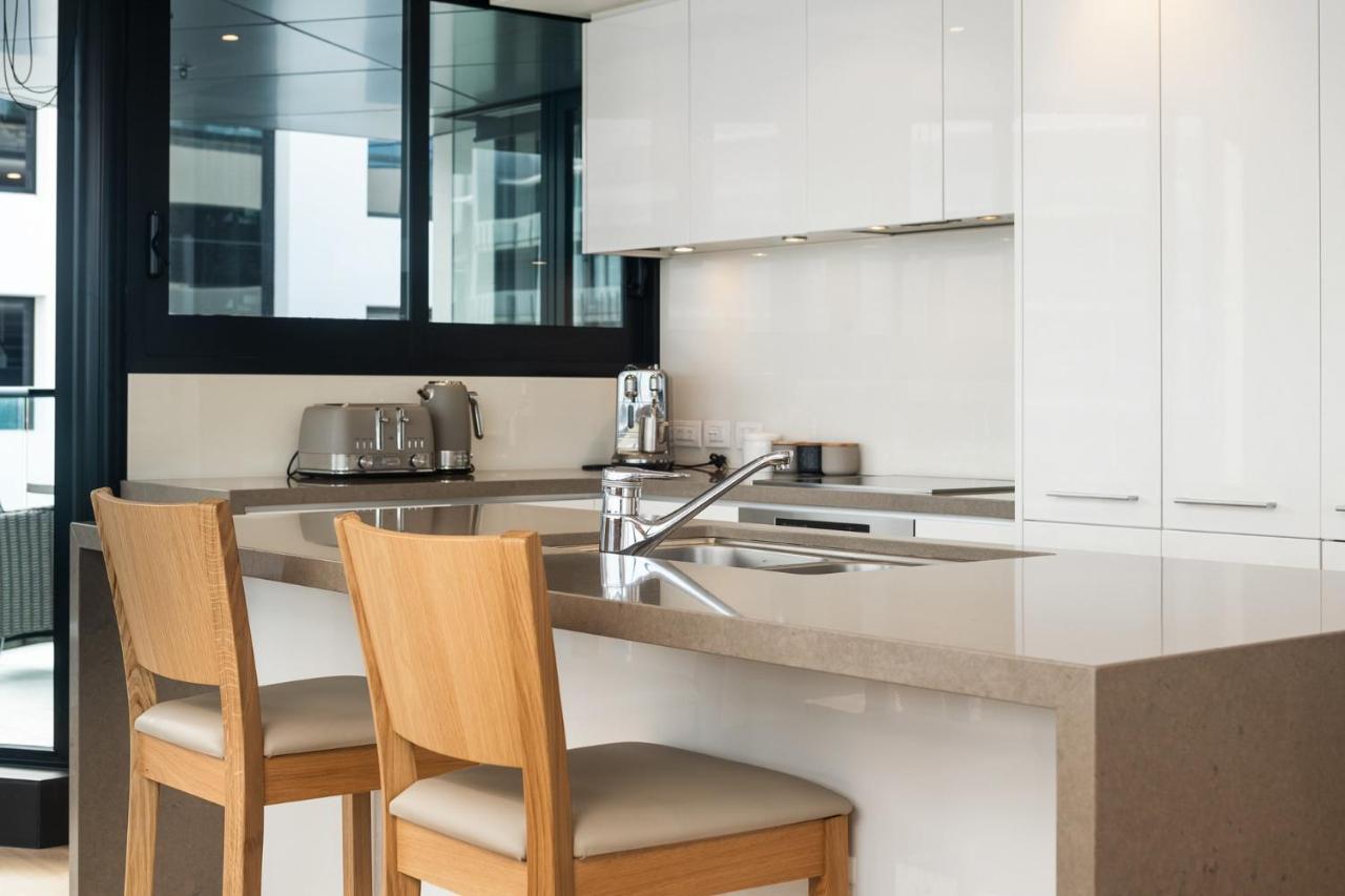 Superb Elevated Views Of Harbour With Heated Pool, Gym & Parking Apartment Mount Maunganui Ngoại thất bức ảnh