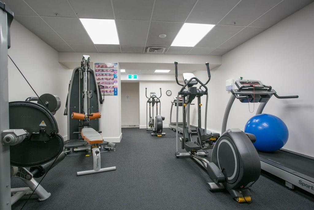 Superb Elevated Views Of Harbour With Heated Pool, Gym & Parking Apartment Mount Maunganui Ngoại thất bức ảnh
